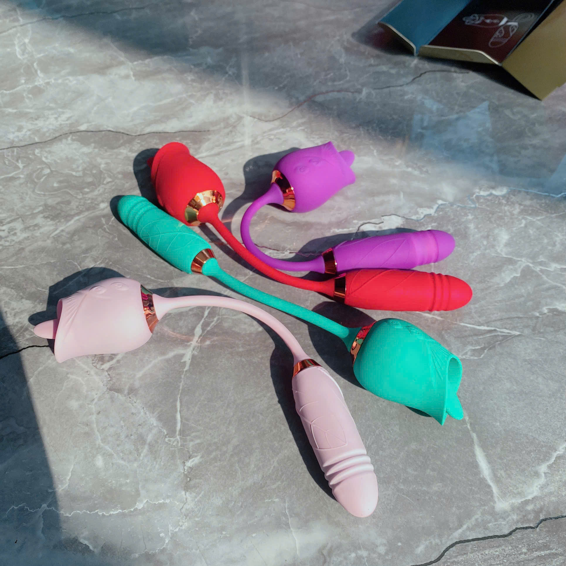 TRỨNG RUNG TÌNH YÊU HOA HỒNG CAO CẤP